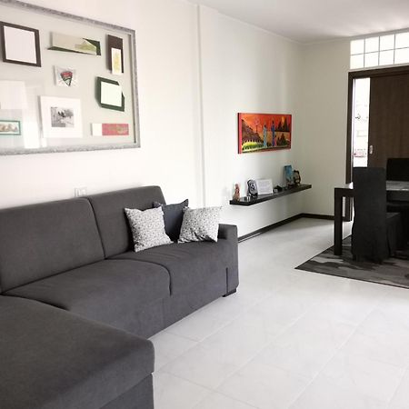 Apartamento You Welcome Apt Elmas Exterior foto